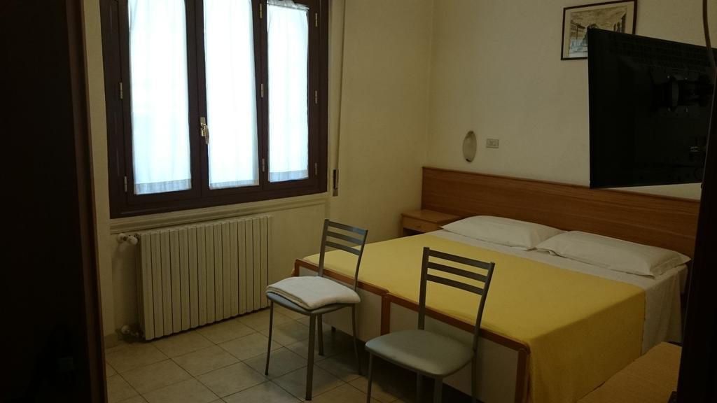 Hotel Sul Ponte Florença Quarto foto